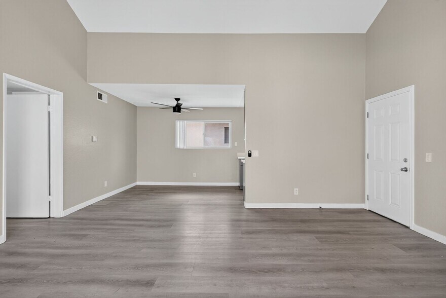Building Photo - 8101 Larson Ave