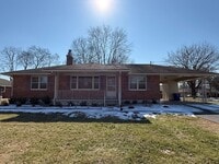 Building Photo - 3 Bed/1/5 Bath House with Carport  *Lawncare included in rent*