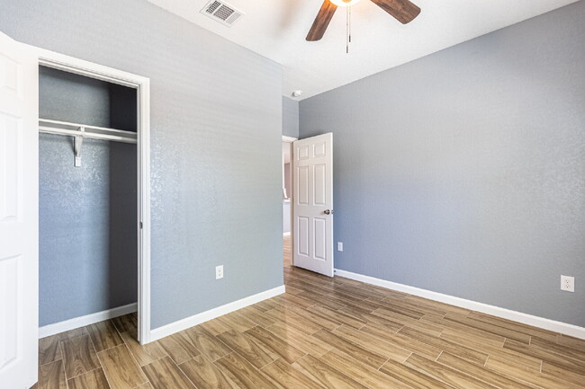 Building Photo - 479 Corliss