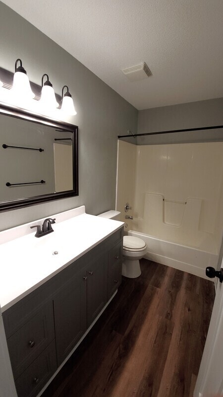 Building Photo - 422 N 18th Ave