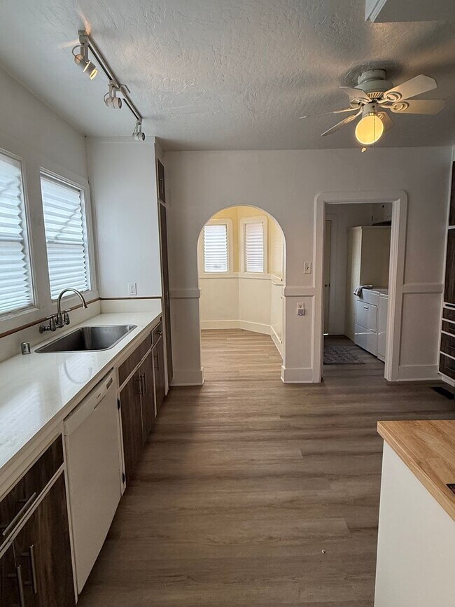 Building Photo - Better an a 3 Bedroom - 2 Bed House with a Studio