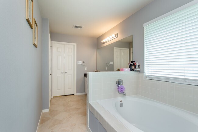 Building Photo - 24718 Cobble Canyon Ln
