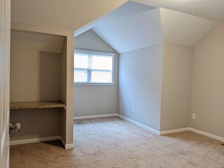 Building Photo - 1517 Meadowbrook Blvd