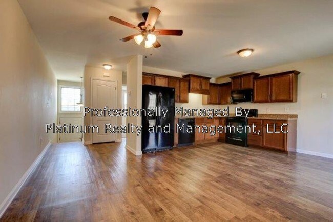 Building Photo - 1718 Thistlewood Dr