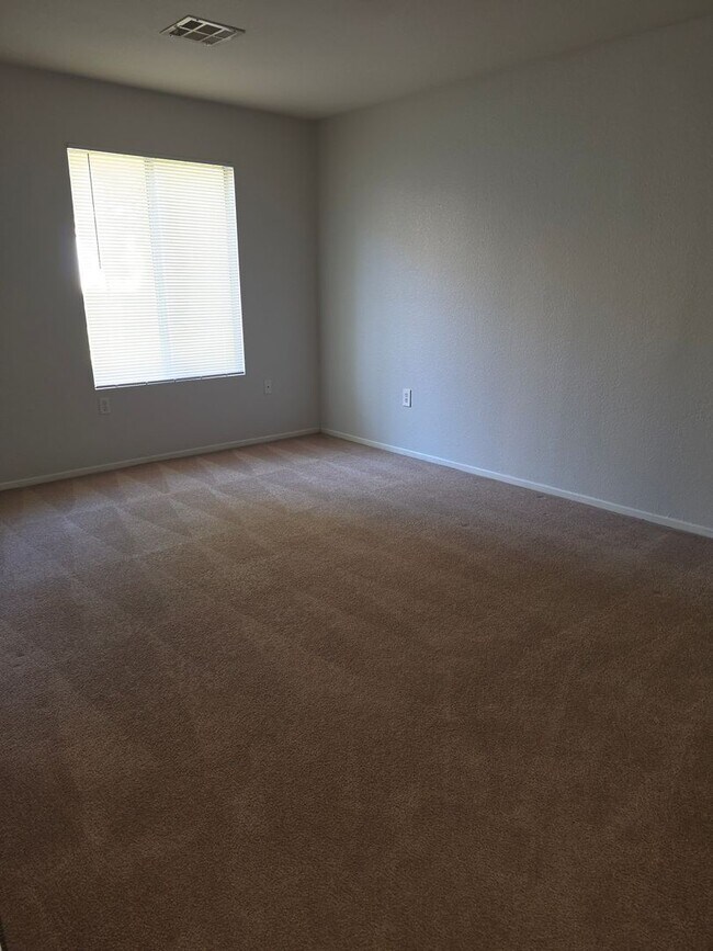 Building Photo - 8452 Boseck Dr