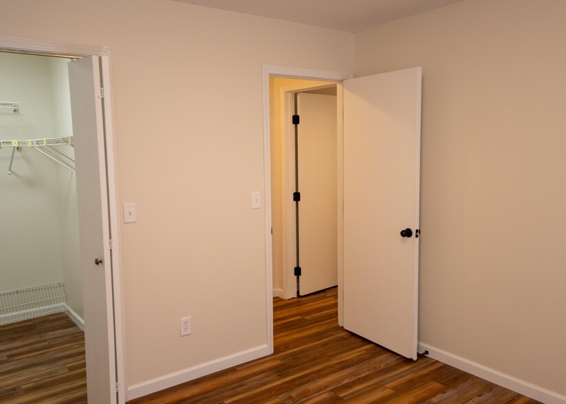 Building Photo - 106 Pierre Pl