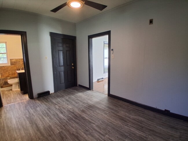 Building Photo - 35 S Griffin St