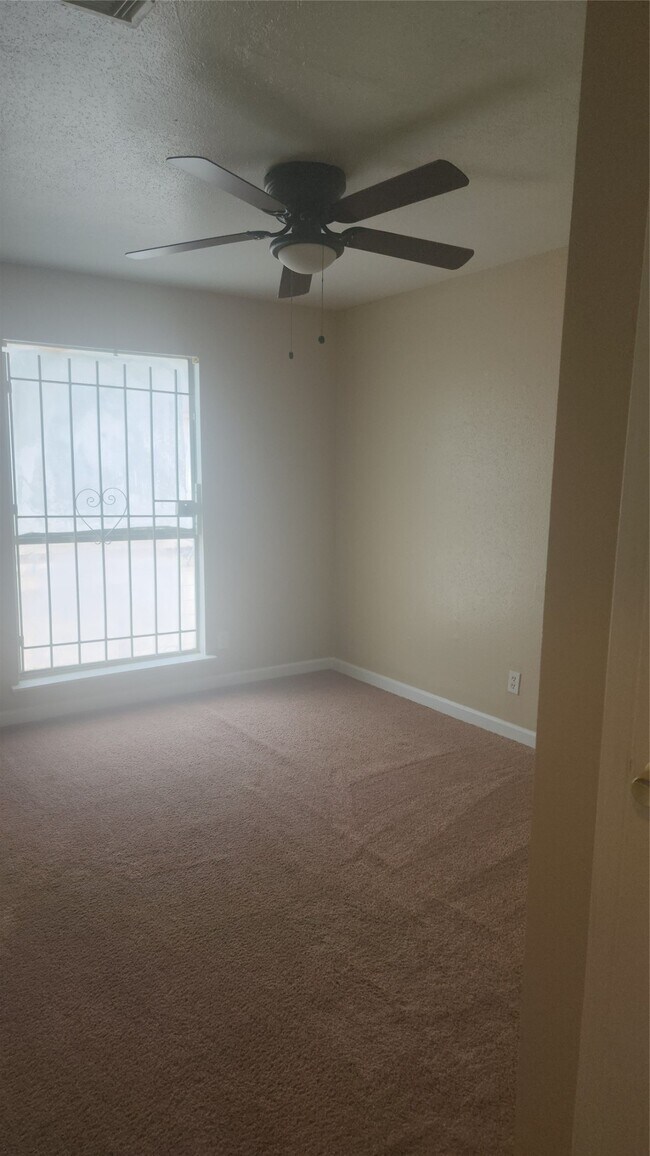 Building Photo - 12223 Wild Pine Dr