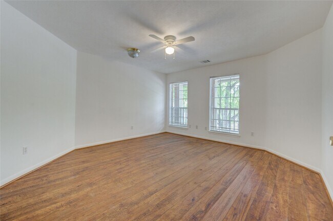 Building Photo - 16464 Beewood Glen Dr