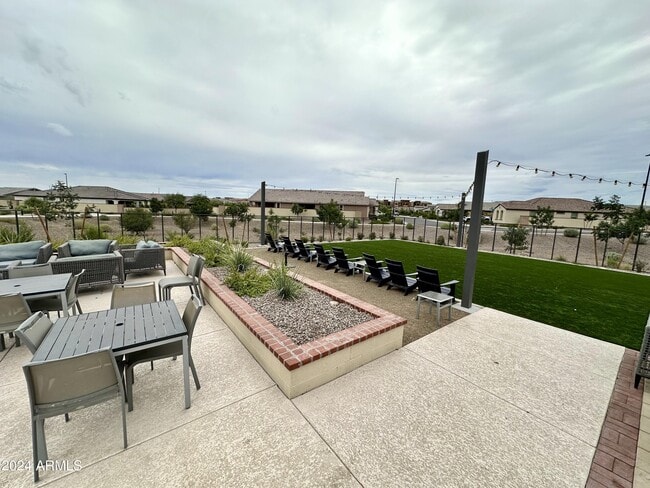 Building Photo - 4043 E Brisa Dr