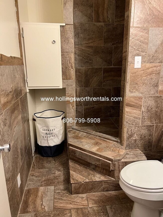 Building Photo - Beautiful 3 Bedroom 2 bath