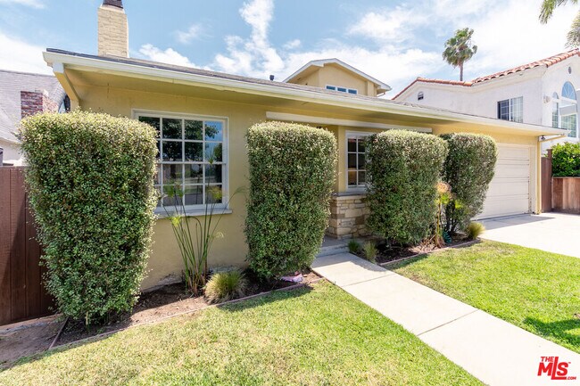 Building Photo - 1530 S Sierra Bonita Ave
