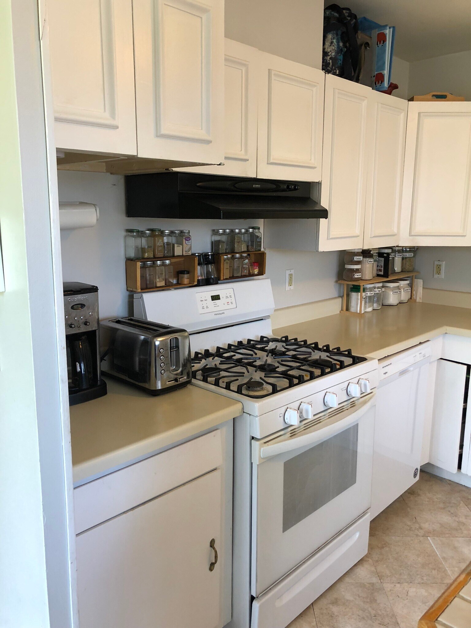 Kitchen - 463 Lawnview Cir