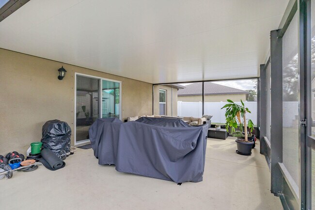 Building Photo - 2626 SW Monterrey Ln