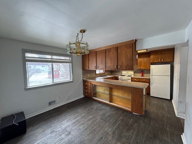 Building Photo - 812 Dickinson Dr