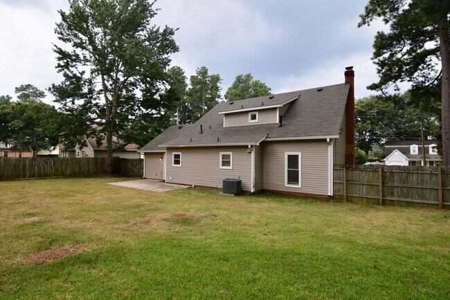 Building Photo - Evans 3 Bed/2 Bath w/ Garage & Huge Fenced...