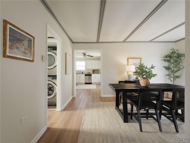 Building Photo - 435 S Hamilton St