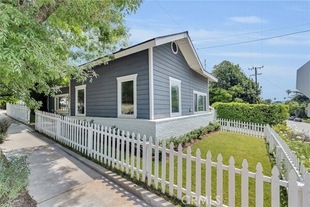 Building Photo - 144 N Mountain Trail