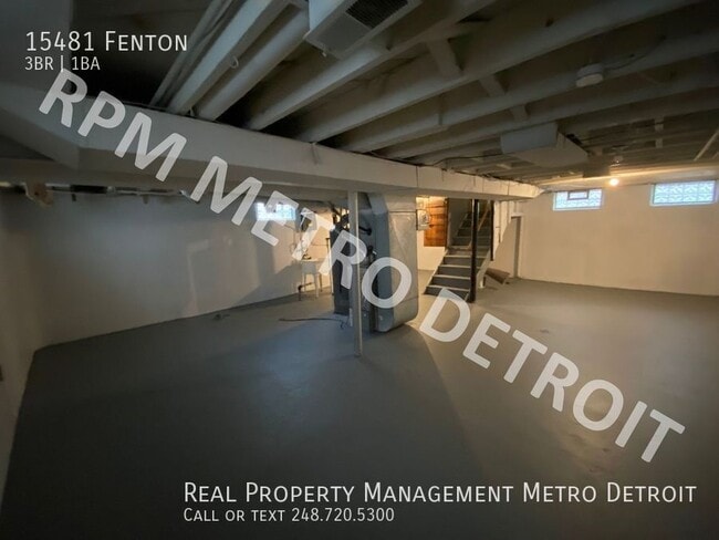 Building Photo - 15481 Fenton-