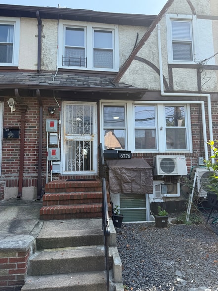Primary Photo - 67-76 Dartmouth St
