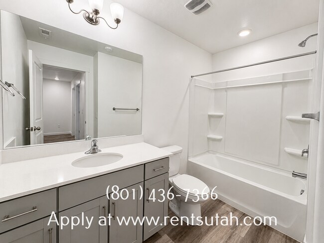 Building Photo - Lovely Santaquin Home
