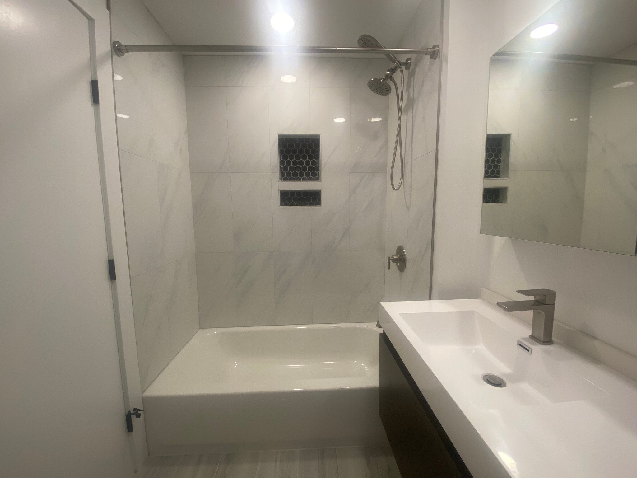 Master En Suite Bathroom - 1507 West St