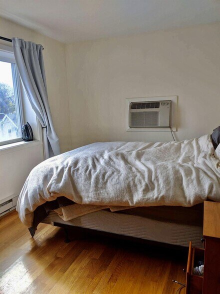 Building Photo - 70 Park St