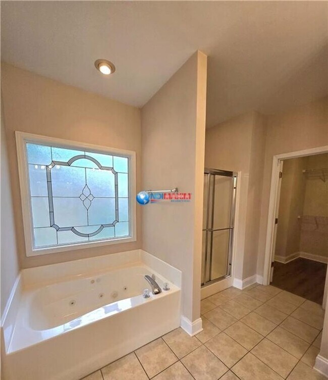 Building Photo - Beautiful 4-bedroom with large bonus room in Gainesville