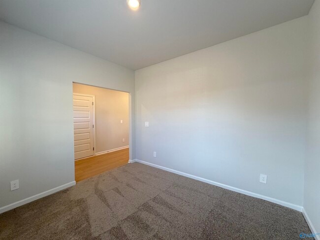 Building Photo - 14739 Mountain Strm Dr