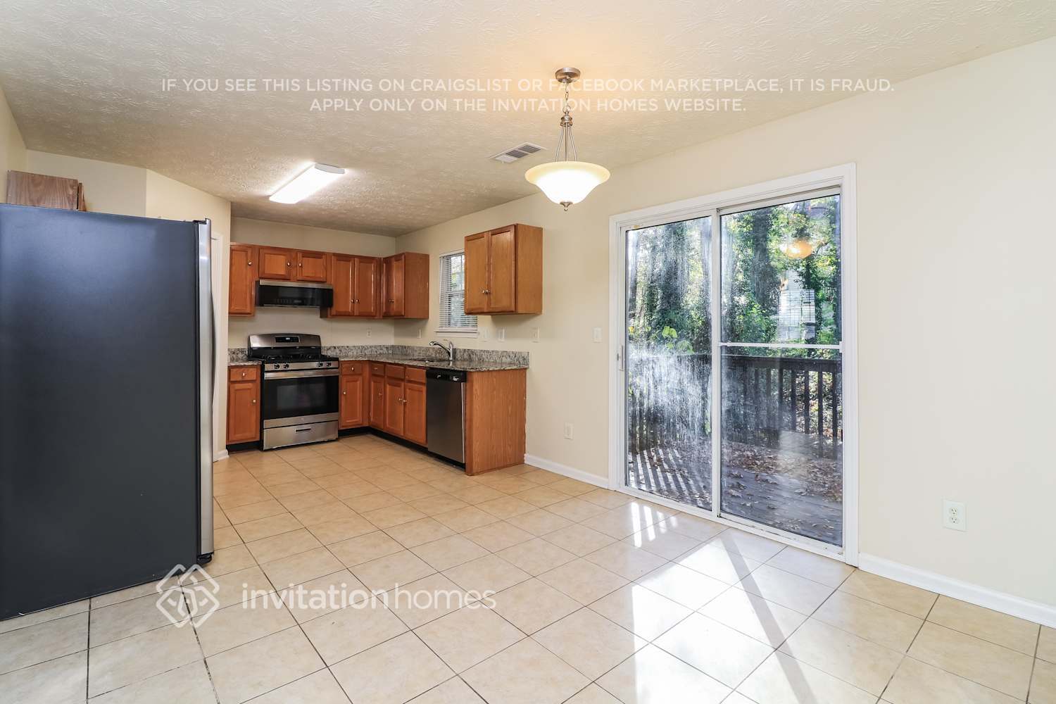 Building Photo - 66 Springbottom Dr SE