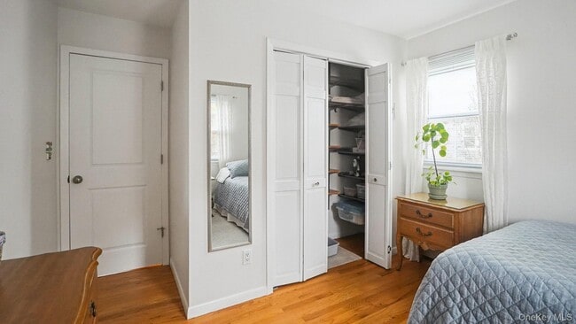 Building Photo - 100 E Sunnyside Ln