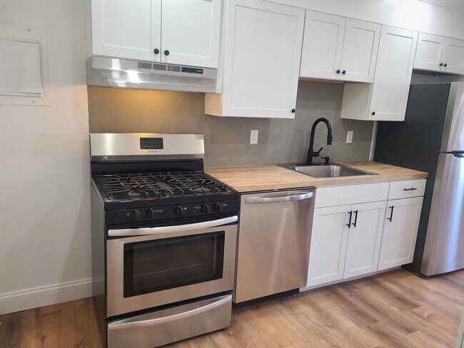 Building Photo - 201-203-203 N 2nd St