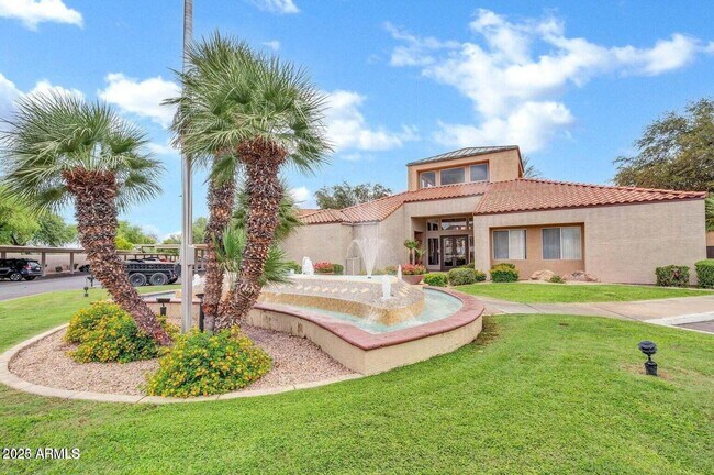 Building Photo - 11375 E Sahuaro Dr