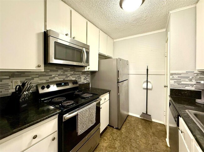 Building Photo - 7950 N Stadium Dr