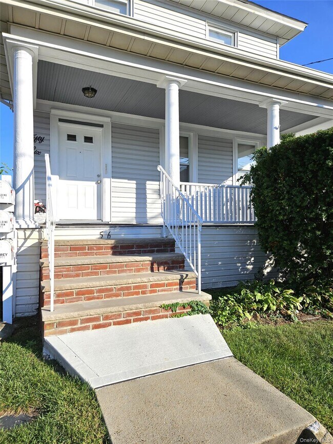 Building Photo - 56 4th Ave