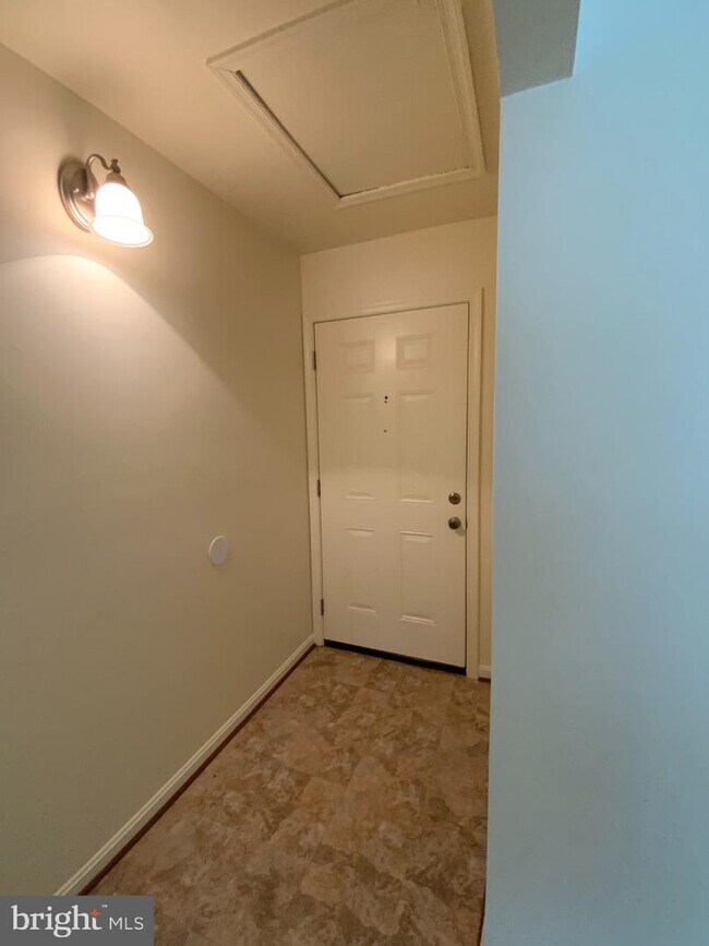 Building Photo - 14905 Cleese Ct