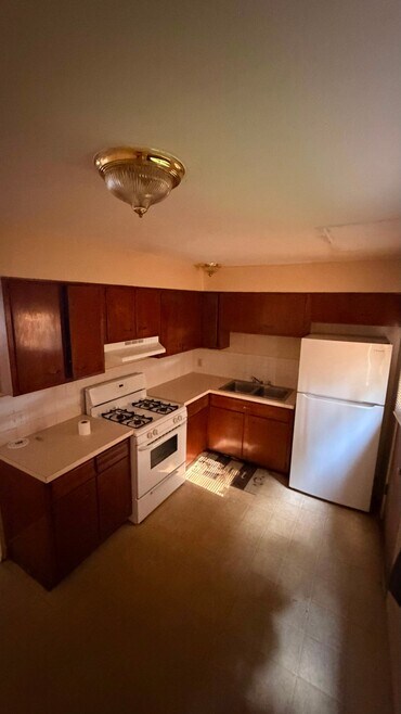 Building Photo - 5044 Secor Rd