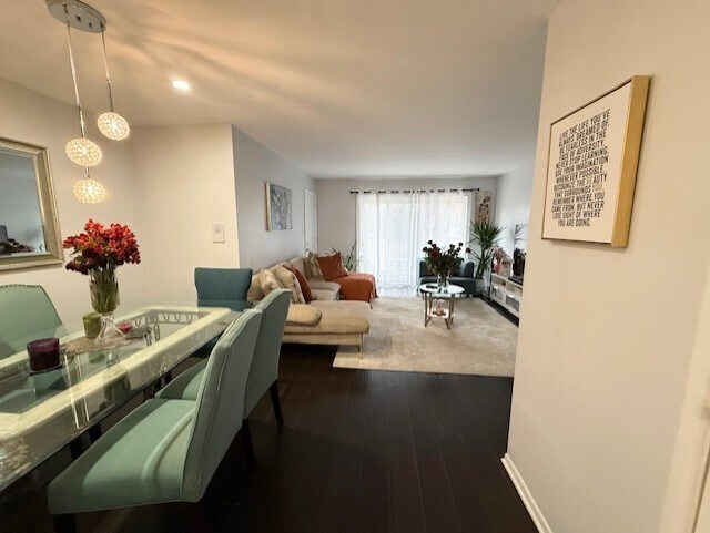 Building Photo - 9430 Bay Colony Dr