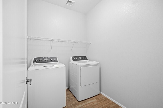 Building Photo - 4248 S Mariposa Dr