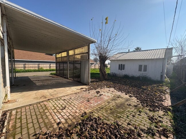 Building Photo - 4302