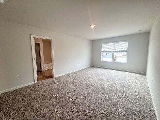 Building Photo - 22 Berryville Dr