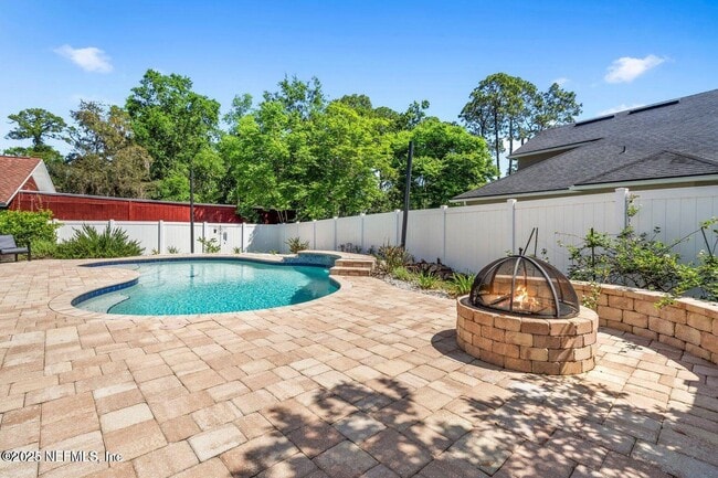 Building Photo - 11725 Paddock Gates Dr