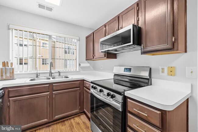 Building Photo - 1130 Huntmaster Terrace NE