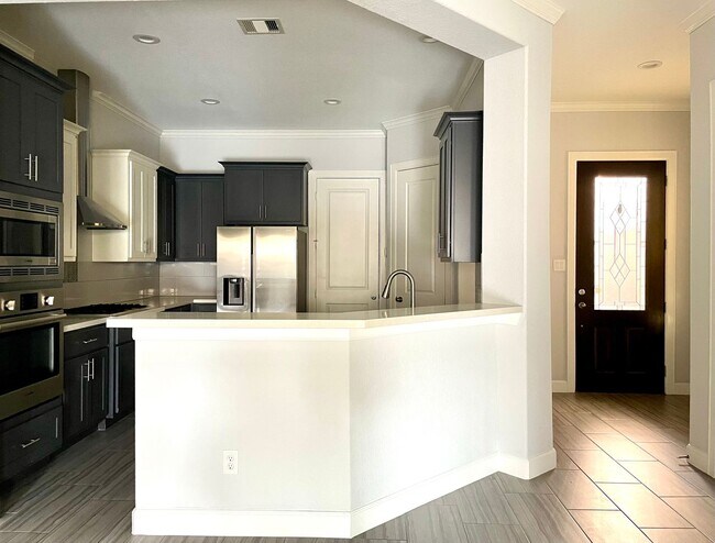 Building Photo - 1211 Marconi St