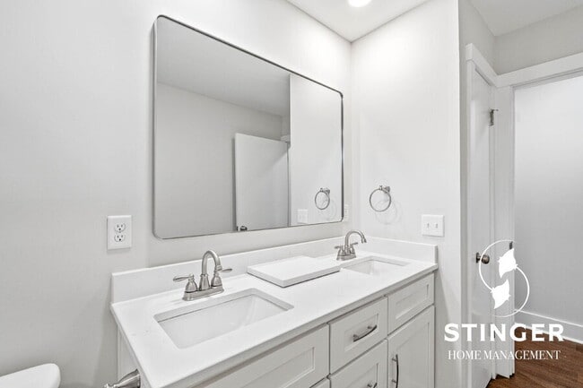 Building Photo - 607 Greenway Ct