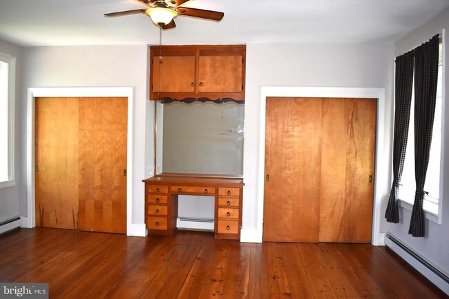 Building Photo - 12979 Buchanan Trail W
