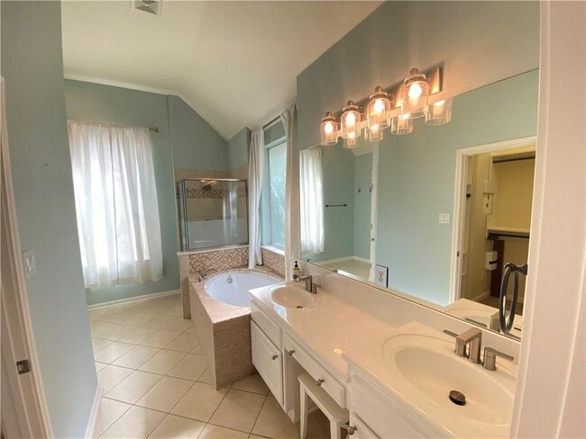 Building Photo - 7424 Jaborandi Dr