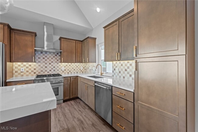 Building Photo - 1928 W 48th St