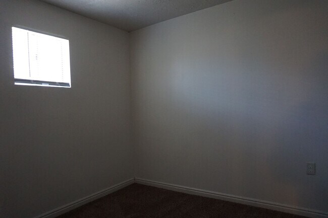 Building Photo - 3543 Valley Heights Dr