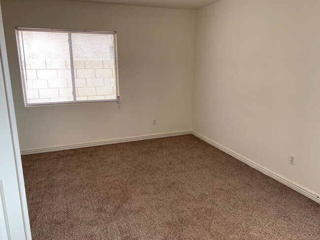 Building Photo - Affordable 5 Bedroom Living in Growing Maricopa